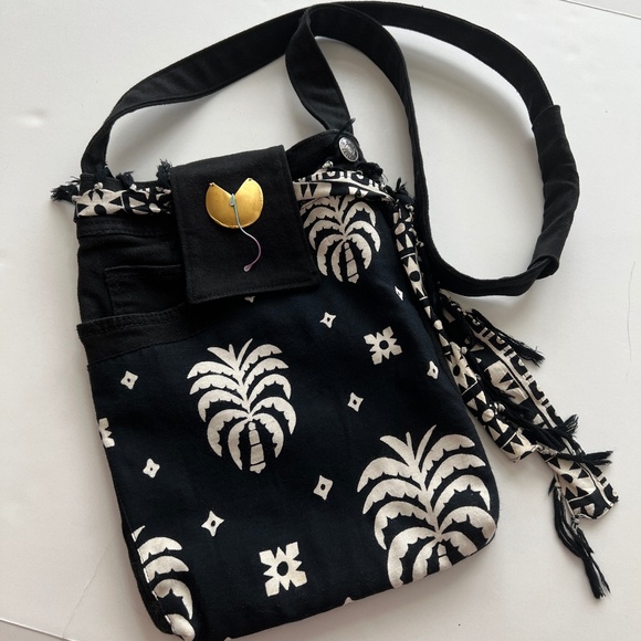 Black Jeans Blk/Wht Purse Upcycled Handmade Bag Cross Body  Boho Fringe - Picture 1 of 10